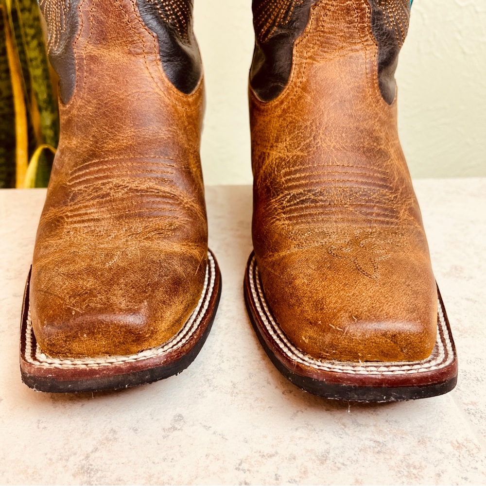 Tony Lama Brown Leather Western Heeled Boots with Turquoise & Red Embroidery - Picture 9 of 15